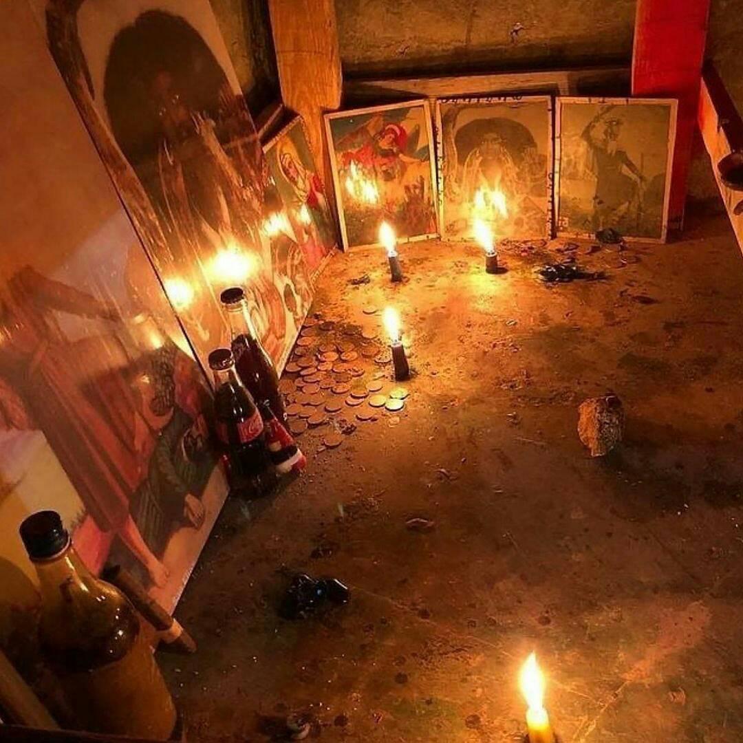 Velas encendidas en ceremonia